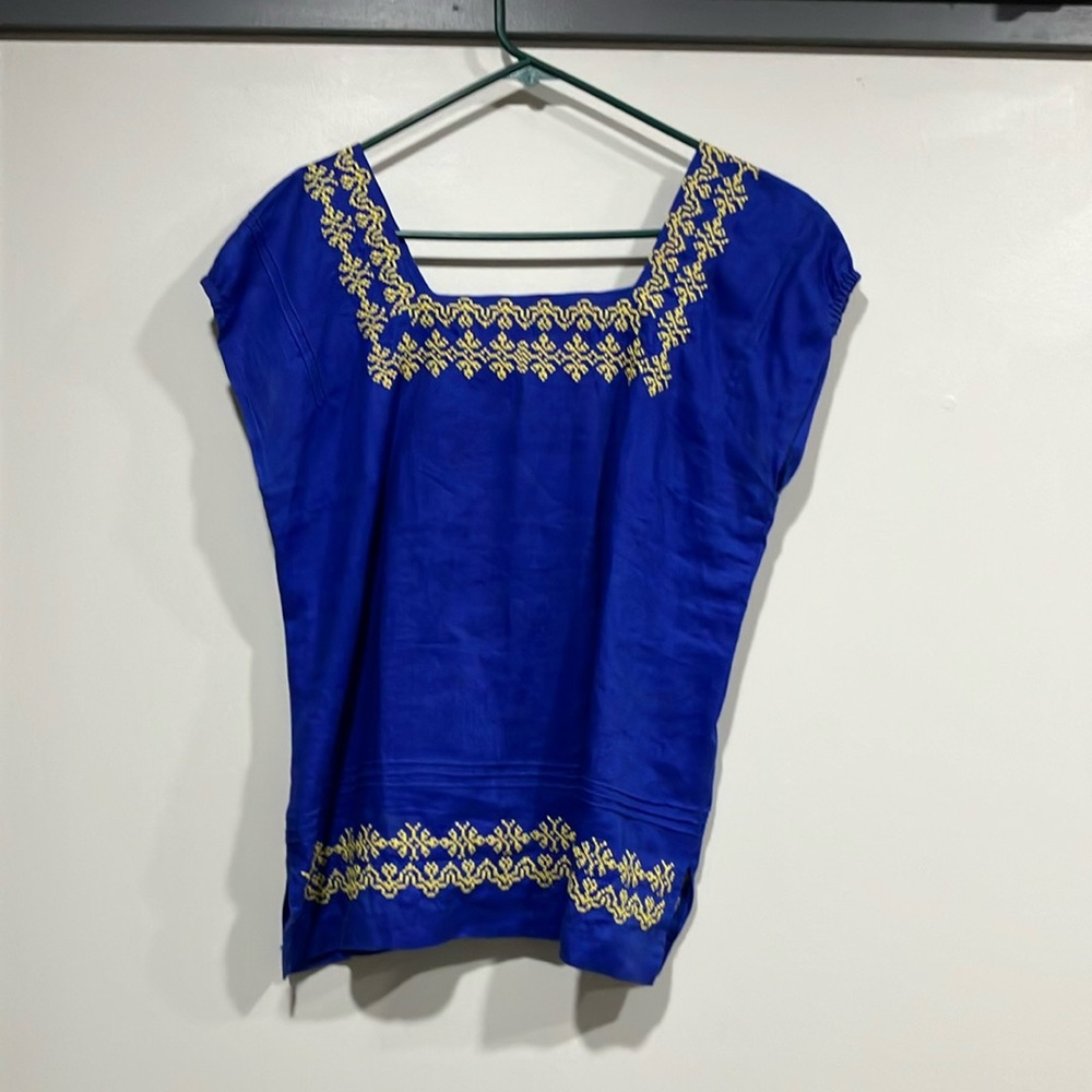 Embroidered shirt